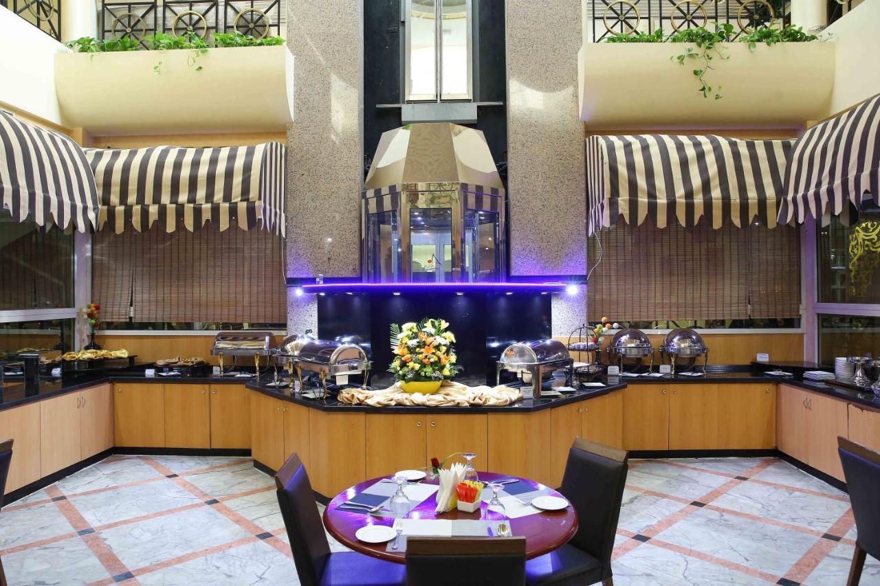 Al Seef Hotel Sharjah Exteriör bild