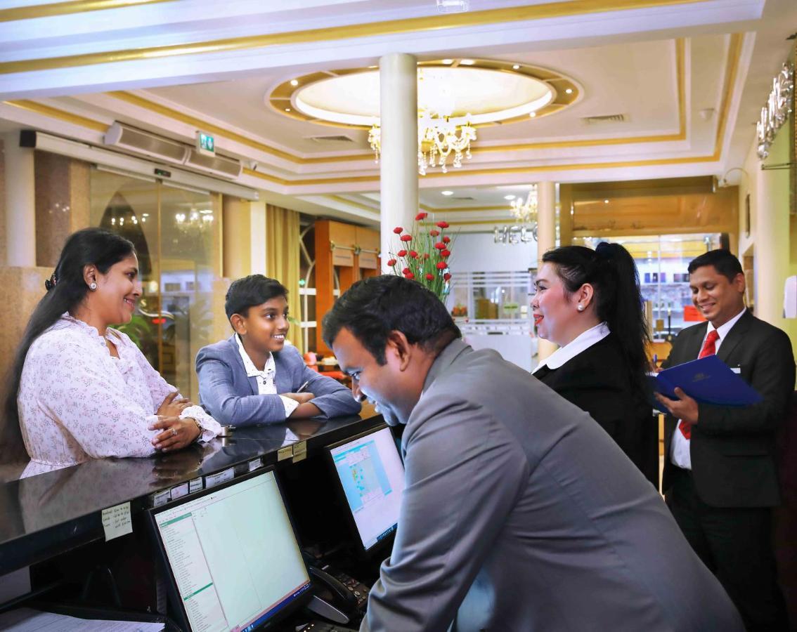 Al Seef Hotel Sharjah Exteriör bild