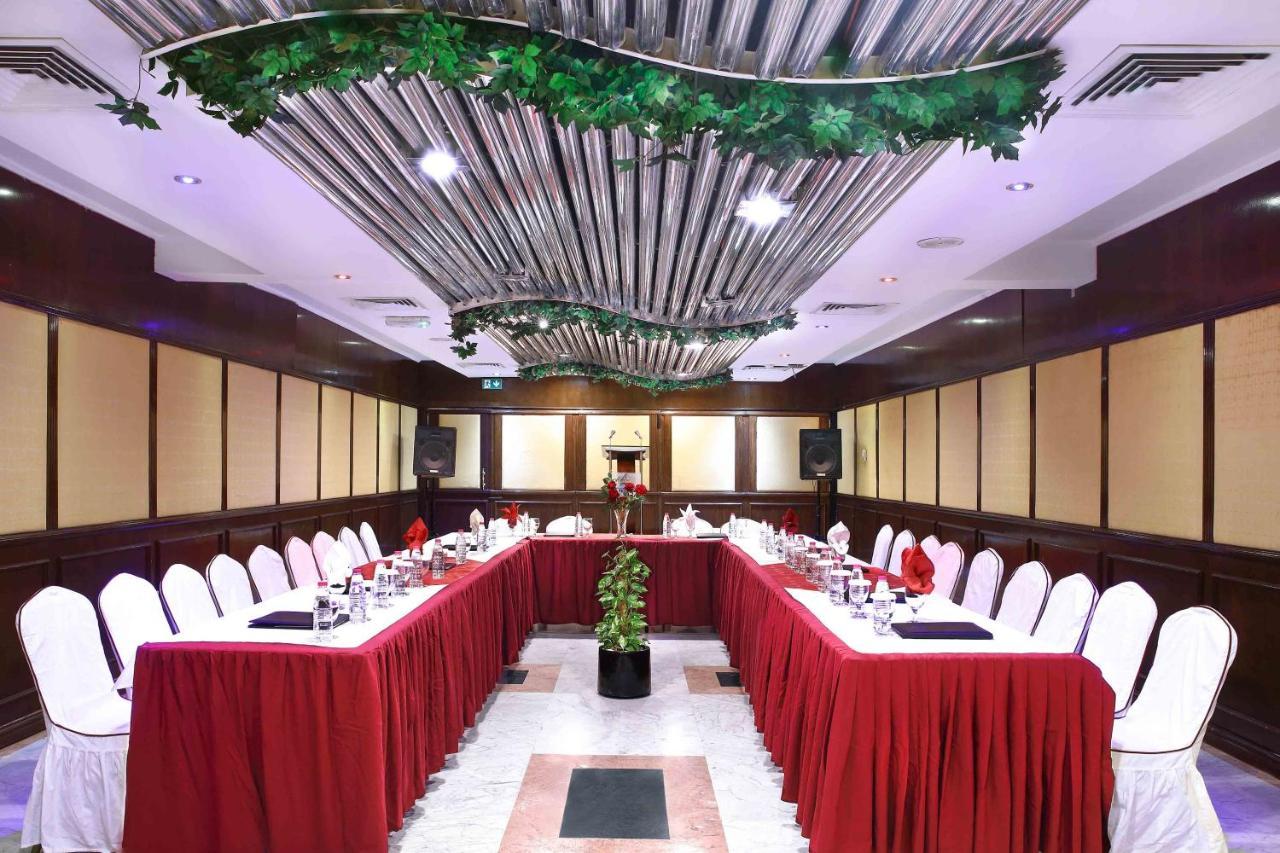 Al Seef Hotel Sharjah Exteriör bild